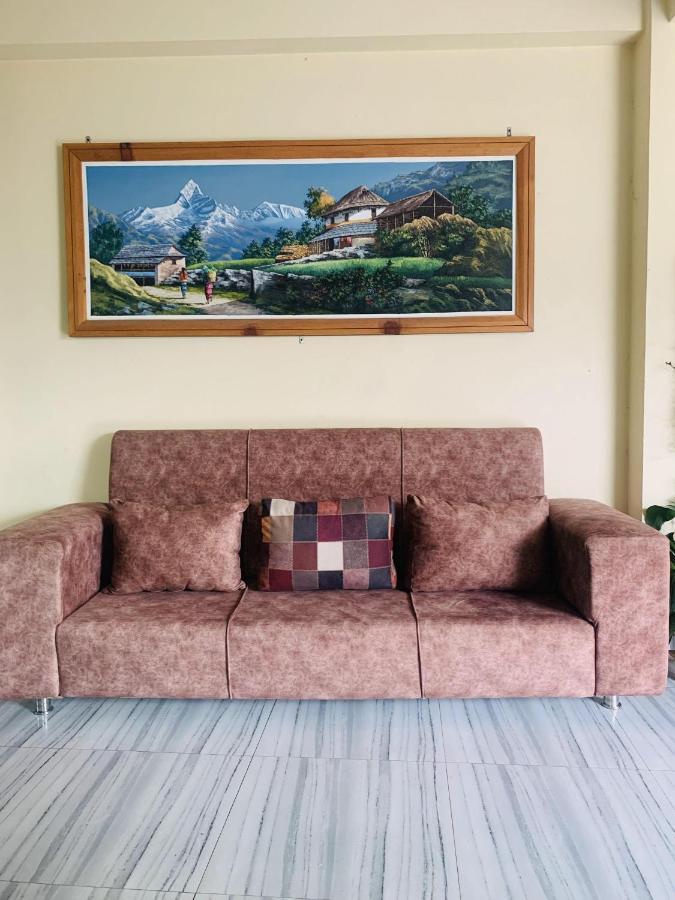 Hotel October Inn Покхара Екстер'єр фото